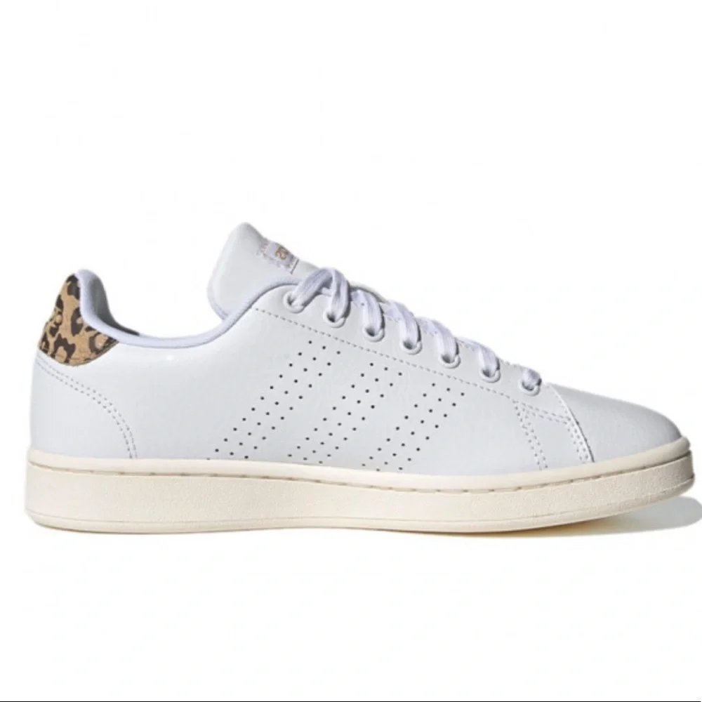 Women’s Adidas Advantage Shoes size 6.5
